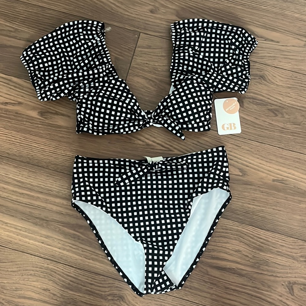 NWT Gianni Bini Two-Piece Swimsuit
